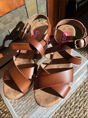 POP Canyon Wedge Brown Leather-Look Crossover Strap Sandals